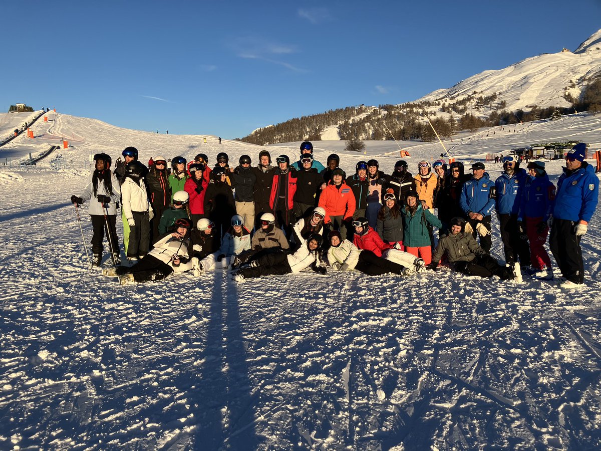 AnnieCo49089868's tweet photo. Amazing time in #sestriere with @HolyportCollege. Been a pleasure to rep for them! Plenty of snow, skiing and fun evenings together. Can’t wait for the next one! ⛷️ https://t.co/RC1lGbNDpg