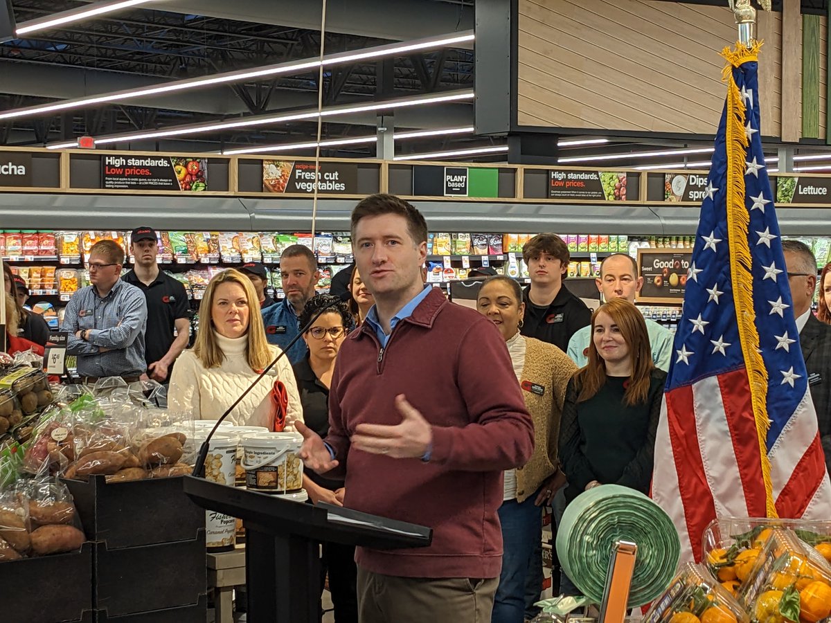 Today, <a href="/GiantFoodStores/">GIANT</a> held a grand opening for their new store in Benner Township. I was thrilled to offer remarks on behalf of the <a href="/CentreCountyGov/">Centre County Government</a> Board of Commissioners.