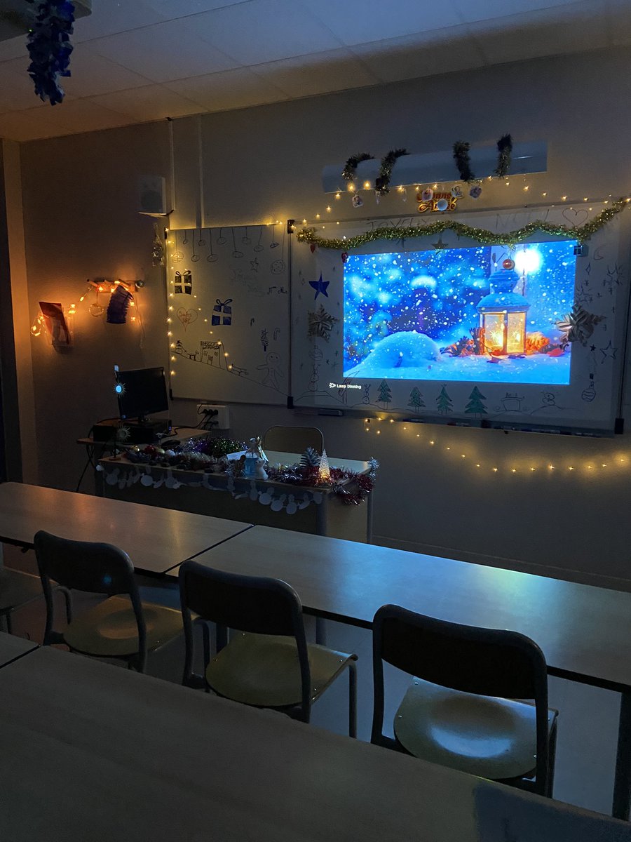 navarro48308978's tweet photo. Concours de la salle de classe la mieux décorée! Une belle implication des élèves et de leurs professeurs! Beau travail d’équipe #dsden03 https://t.co/W2yO5dY30t