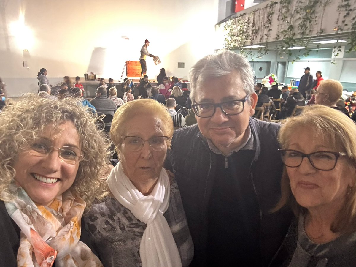 IMarcuello's tweet photo. Asociacion de mujeres Bienvenidas. Todo@mi Apolo como des-de ha e añis por la gran labor #acogida #donesdebarri #barridedones https://t.co/qJneAxNAFq
