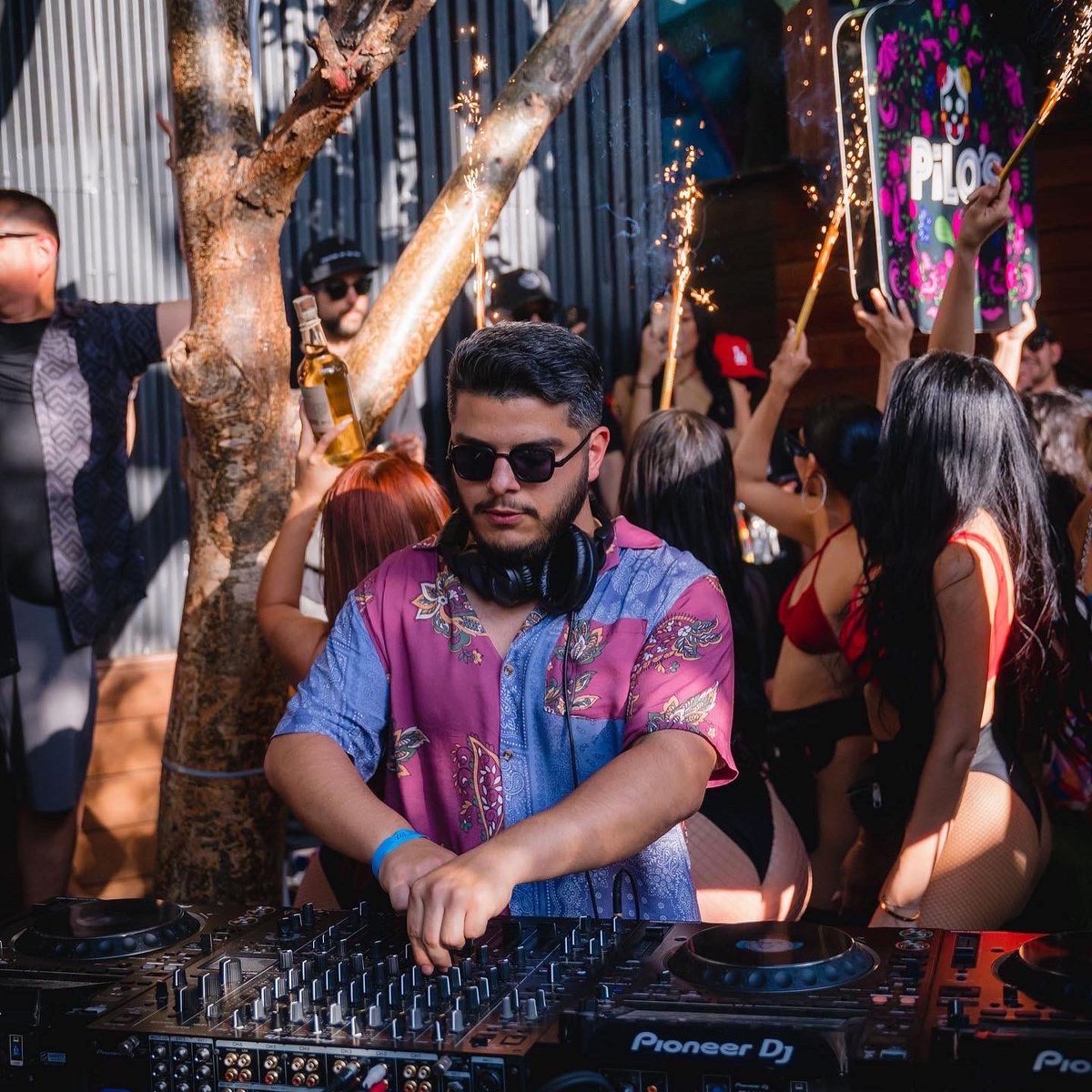 📣 <a href="/swavesound/">Swavé</a> just dropped a new mix on Soundcloud inspired by the infectious rhythms of "Perros"! This one is guaranteed to get you moving and grooving. Give it a listen and let us know what you think 🎧🔥 

on.soundcloud.com/TYgxiTJpEuKGyX…