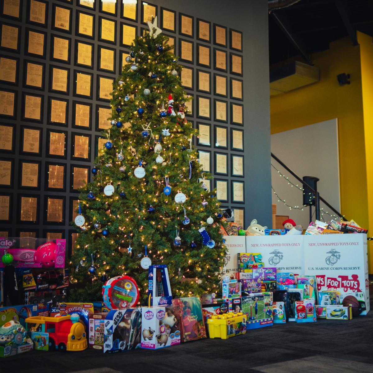 We're feeling so excited about all the people who contributed to Toys for Tots here at SIGMADESIGN! We hope this small contribution will make some kids happy during the holidays.

#HappyHolidays #ToysForTots #SIGMADESIGN