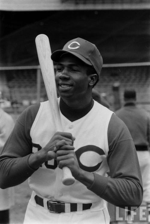 VanderlansJim's tweet photo. A #ClassicShot 📸 ✨ ... Frank Robinson
#MLB #1950s #Cincinnati #Reds https://t.co/PDS56dxy2h