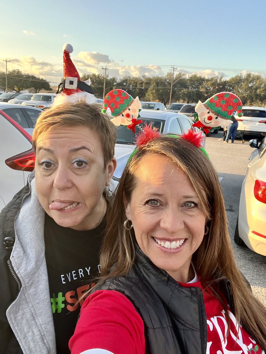 sgriggsNISD's tweet photo. Grateful for the early 🎄Christmas gift 🎁 of serving others @NISDWholeChild @NISDCounseling @TXDIAPERBANK ❤️ https://t.co/UzbNXHpP2s