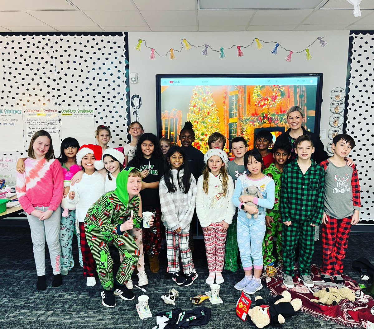 We had such a fun week  <a href="/Jack_D_Johnson/">Jack D. Johnson</a> ! We celebrated essay writing, listened to <a href="/mscampbell14/">Marina Campbell</a>  read “The Polar Express”, drank cocoa, watched a movie &amp; so much more… Our room moms outdid themselves and hosted a great party!  #dragonproud  #inspireexcellence #jesfamily