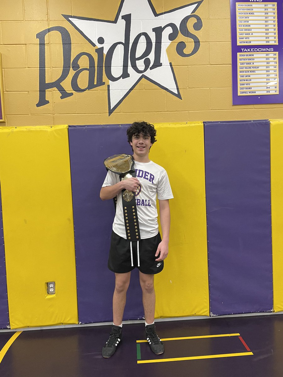 Our second Wrestler of the Week to #bringhomethebelt is 9th grader Isaac Henry! 

In his first season of wrestling, he is working hard and picking it up quickly. Isaac already has 3 pins on the season!