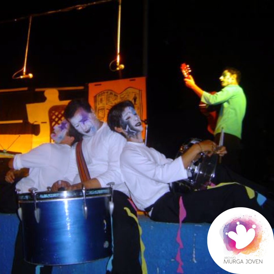 ArchivoMJ's tweet photo. 🥁 La Tiza Mojada (Dolores)- 2005
📍Actuación en el Defensor Sporting
👉🏼Material cedido por Katia Casciano

¿Conocés a alguien de la foto? 

🔗Podés ver más materiales de la murga en https://t.co/wmuQe1yJZf https://t.co/k4U0gZEIS9