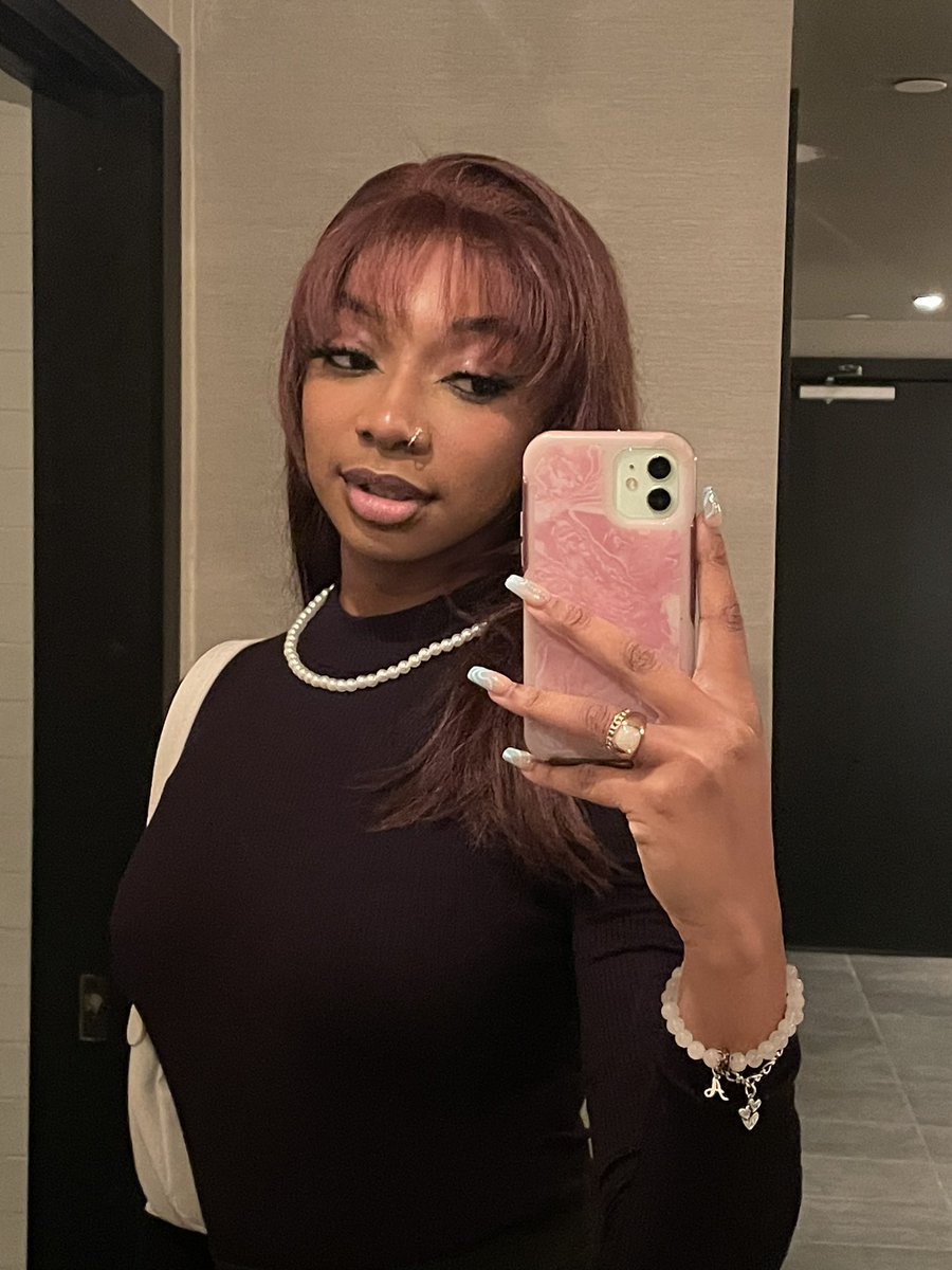 AlexNneji's tweet photo. Is your neck okay? https://t.co/KZIR40yo7J
