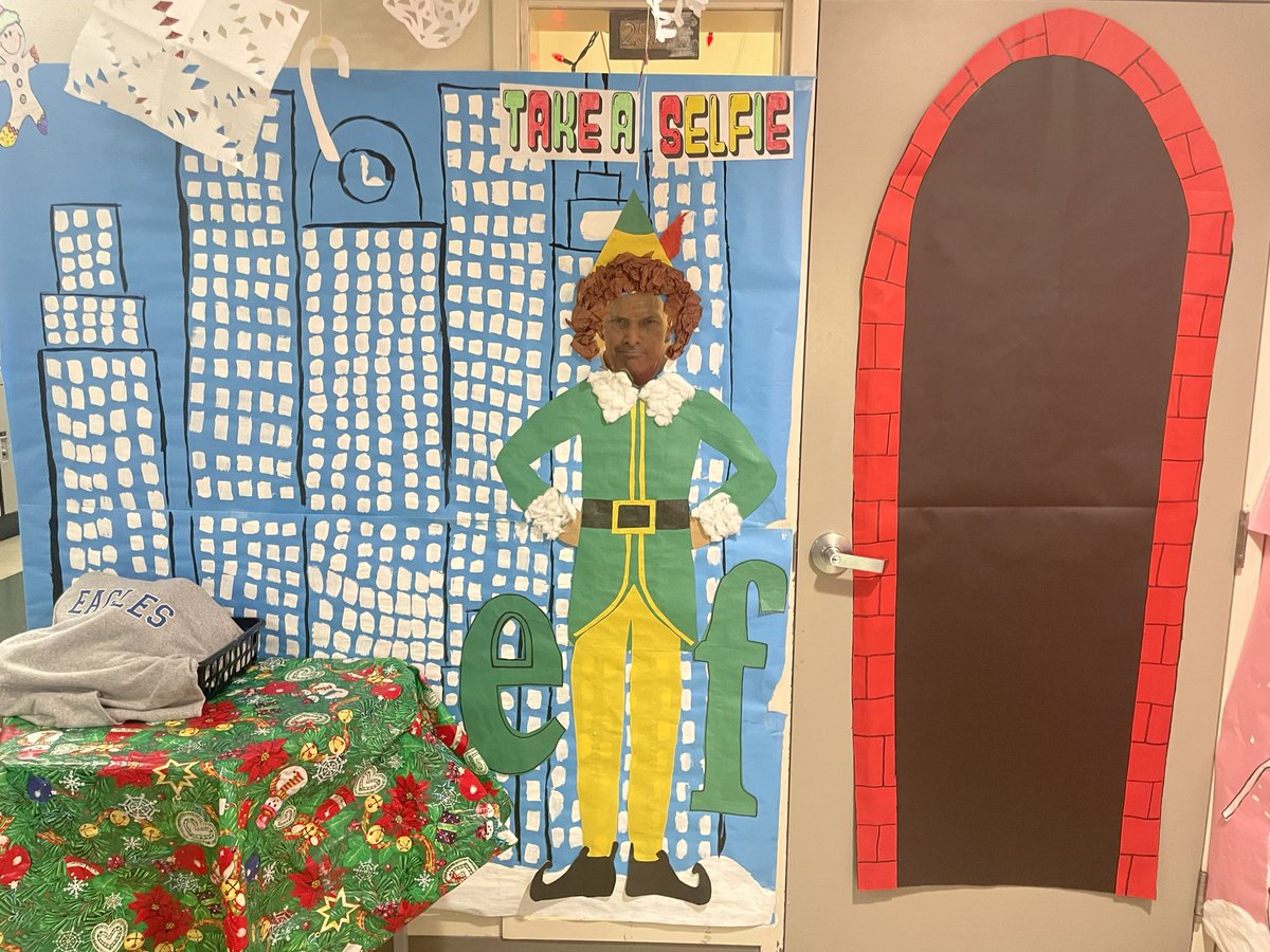 kresak2j's tweet photo. Door decorating was a huge success again at Don Ross! https://t.co/4Sw5jrdyHY