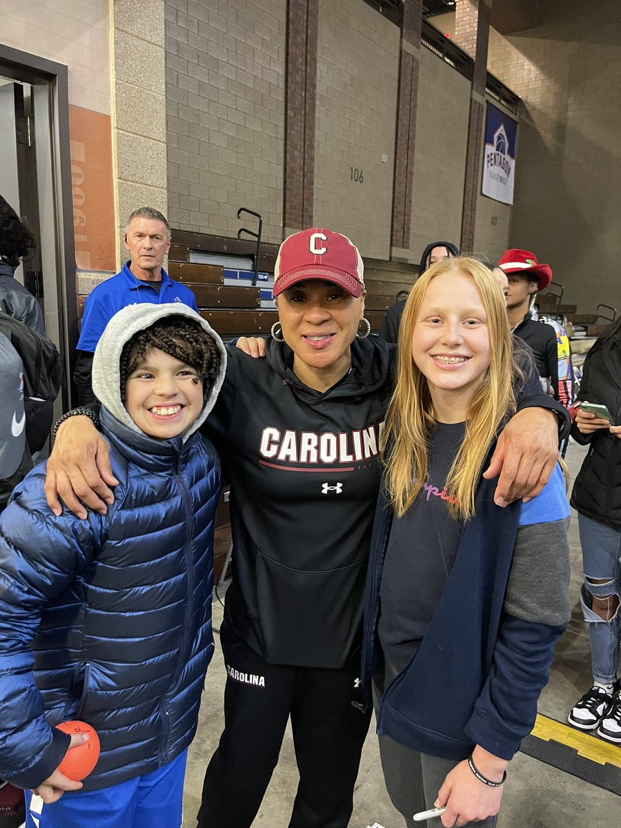 blingren's tweet photo. @dawnstaley Thank you so much for taking the time to take a pic with our kids!  You are a legend and your team is fun to watch!  With ❤️in South Dakota! https://t.co/t6PH77sKwl