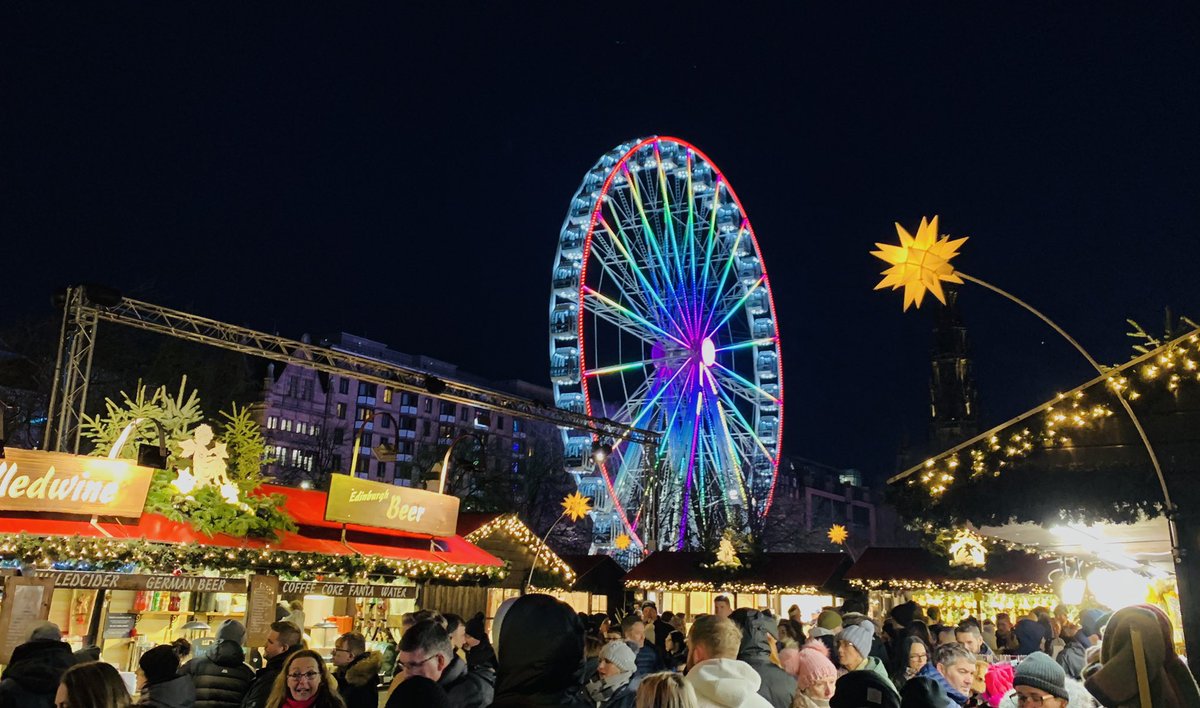 fraochisle's tweet photo. Beautiful #edinburghchristmas #christmas2022 https://t.co/3lICYCVdPz