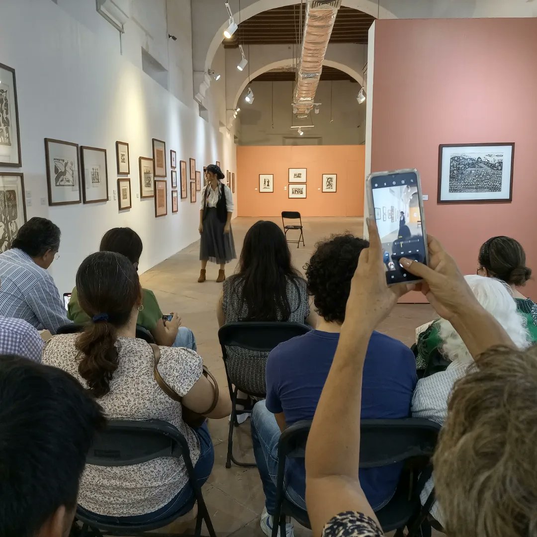 ExCBetlehemita's tweet photo. Estudiantes del diplomado de actuación para cine impartido por el #CIBEF presentaron un programa de monólogos dirigido por Selene Ariza.
Esta actividad se realizó en el marco de la exposición "Xilografía popular de Brasil. Grabando la realidad en el galope del sueño". https://t.co/gj4Bxt77VZ