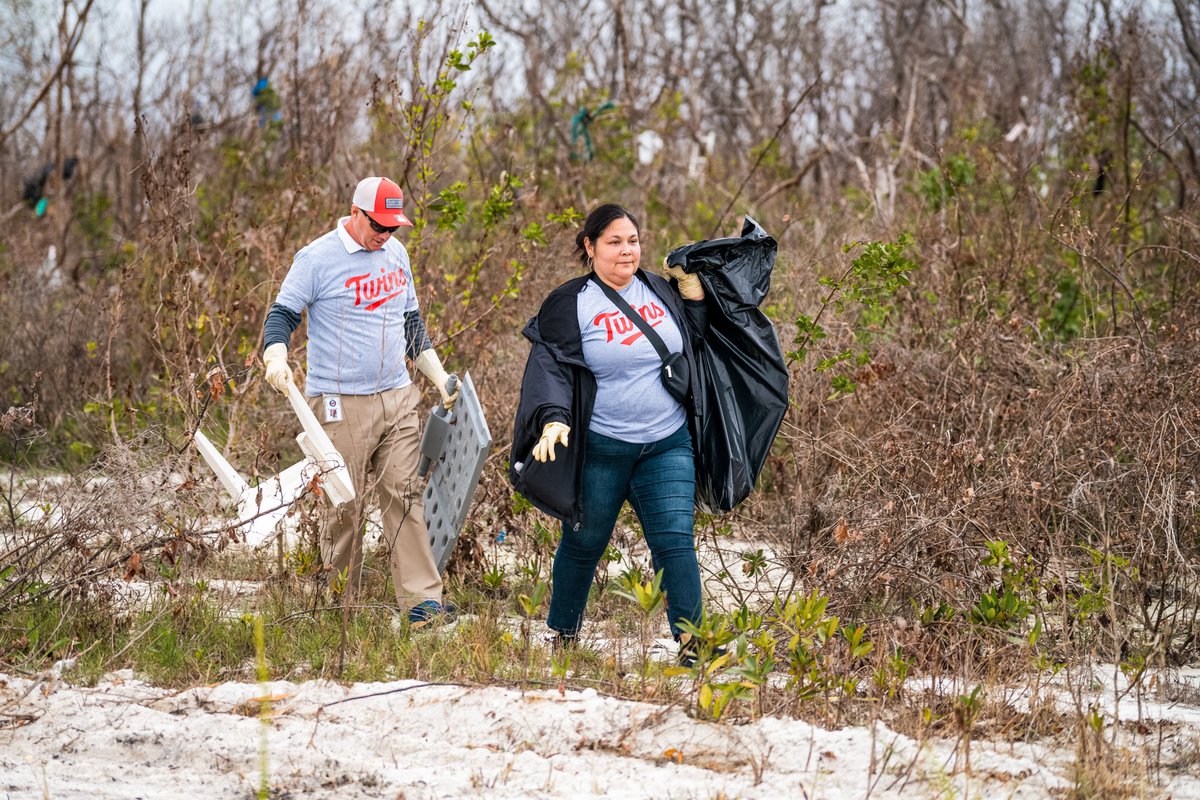 Twins's tweet photo. As part of our Holiday Week of Giving, members of our front office partnered with @Capt4CleanWater and spent the day in Ft. Myers cleaning up debris left from Hurricane Ian. https://t.co/EyYvyVS2CD