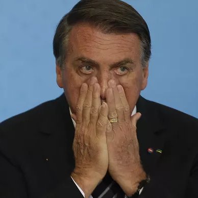 poptime's tweet photo. 🚨 URGENTE: Nova lei do impeachment pretende afastar qualquer Presidente da República do cargo se ele compartilhar fake news sobre os poderes democráticos ou 'incitar o ódio de civis ou mititares'. https://t.co/oFwVvdidMi