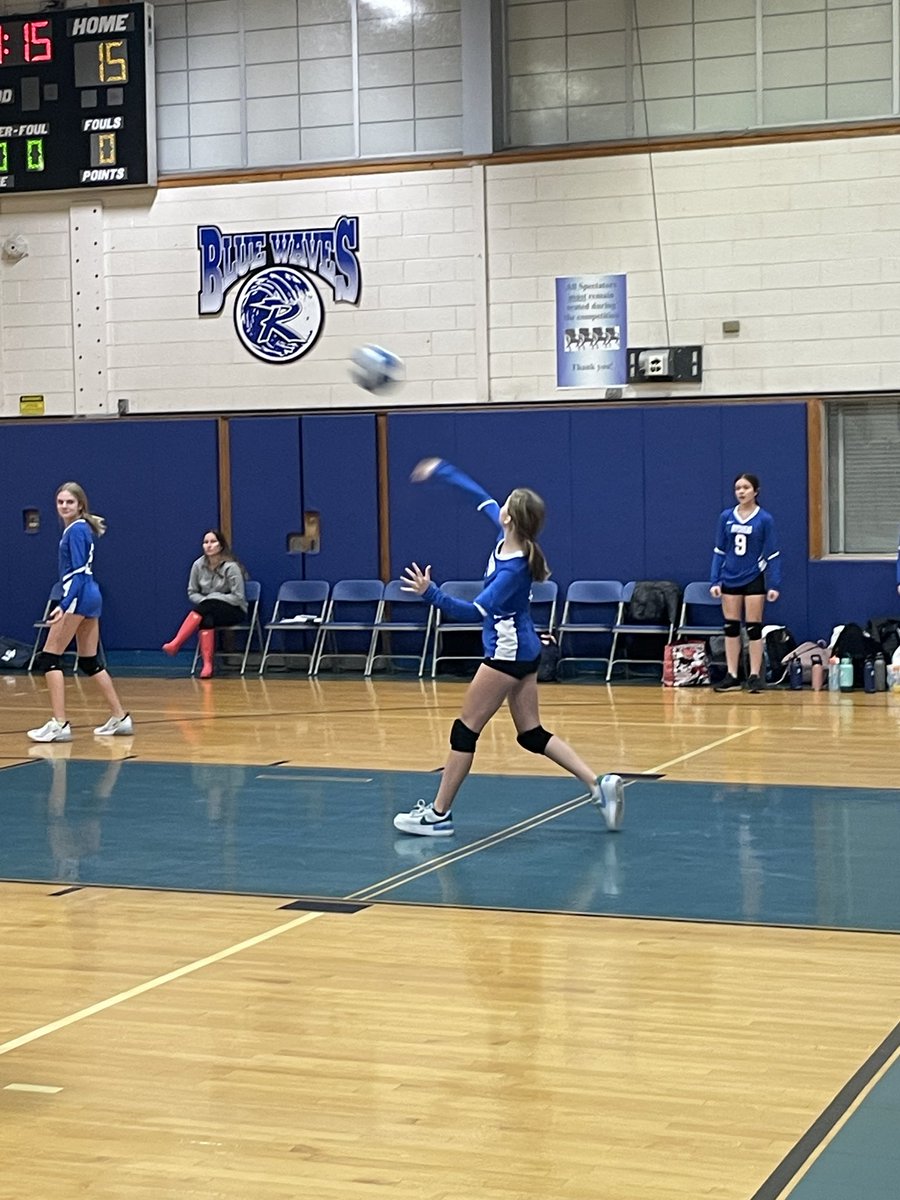 7th Grade Girls' Volleyball team showing off their skills in an exciting match with Centereach! #RiverheadRising
⁦@LoriKoernerRCSD⁩ ⁦@PrincipalGalati⁩ ⁦@JoePesqEducates⁩