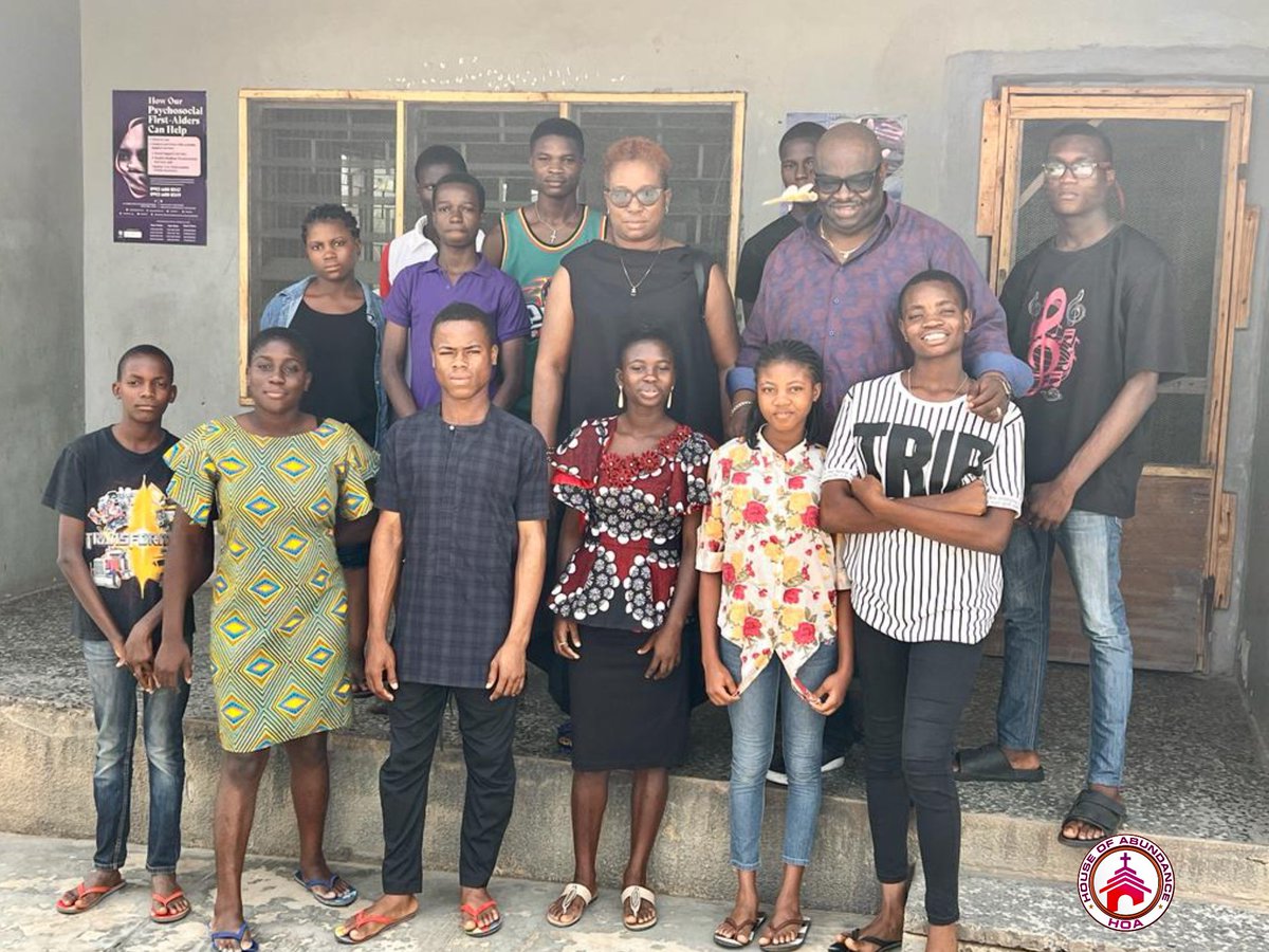 hoachurchtx's tweet photo. Visit to our first orphanage, His Heritage Home HHH 1.(Ibadan)
Exciting Moments After checking some of the school results of the children. They All Perform Excellently.
#blessedchildren
#houseofabundance
#HisHeritageHome
#orphanage #love #compassion https://t.co/OKwvFeM2Di