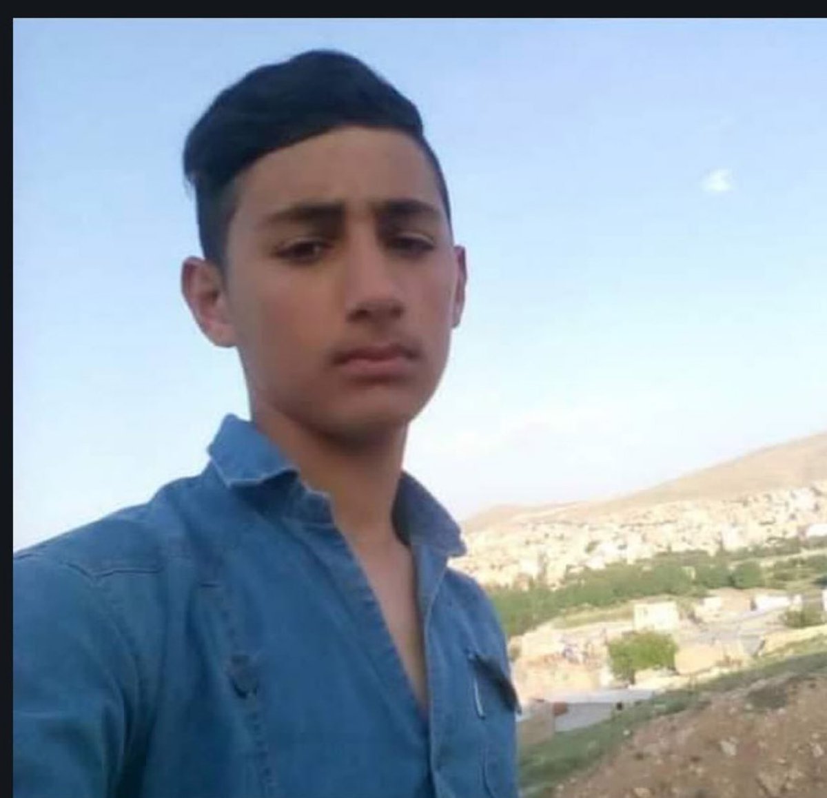 Limportant_fr's tweet photo. Muhammad Nasseri, 17 ans, a été arrêté le 13 décembre à Bukan par les mercenaires du régime et emmené dans un lieu inconnu. #SayTheirNames #MahsaAmini 
#مهسا_امینی
#ژن_ژیان_ئازادی https://t.co/QGp7pZpW87