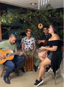 Gracias a Xiomara González (fotografía), Eveling Sánchez (canto) y Alessandra Rodríguez (canto)👏🥰🤩 por habernos deleitado con parte de su talento en el Encuentro Cultural Decembrino
#FelizNavidad #ProsperoAñoNuevo
#76AniversarioEACUCV
<a href="/FaCESUCVe/">FaCES #UCV</a> #EAC #UCV 
<a href="/UCV_Noticias/">UCV Noticias</a>