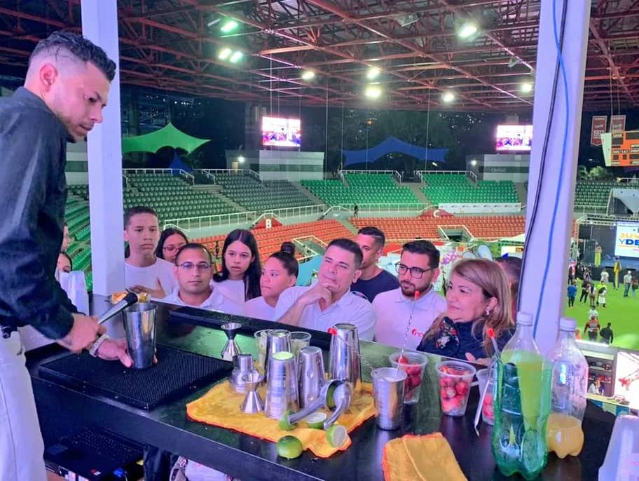WuikelmanAngelP's tweet photo. ¡Presentes en la Expo Juventud y Deporte!
Con una muestra de nuestras formaciones productivas de la mano de nuestros participantes y Aprendices
¡Te esperamos!
#TodosConAlexSaab https://t.co/fP0my2dhM1