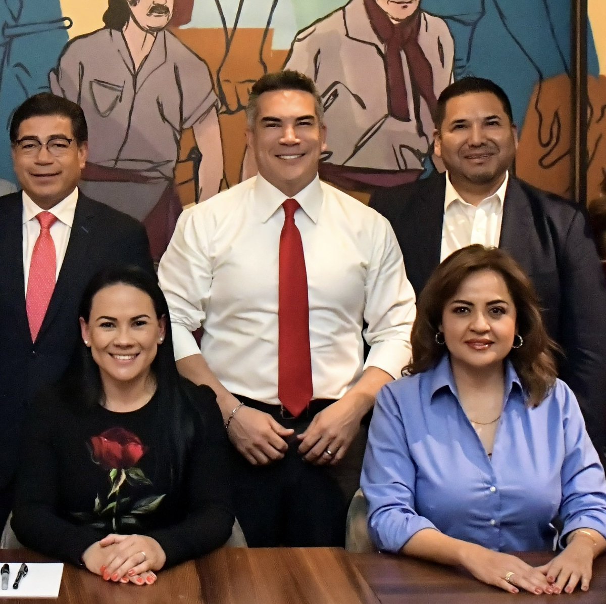 alitomorenoc's tweet photo. ¡En unidad vamos a ganar! 💪🏼🇲🇽 https://t.co/qxFouT5aNF