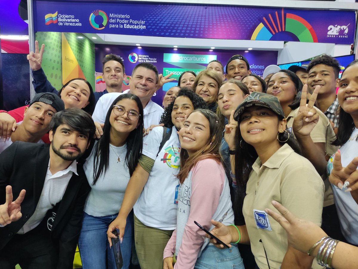 WuikelmanAngelP's tweet photo. ¡Presentes en la Expo Juventud y Deporte!
Con una muestra de nuestras formaciones productivas de la mano de nuestros participantes y Aprendices
¡Te esperamos!
#TodosConAlexSaab https://t.co/fP0my2dhM1