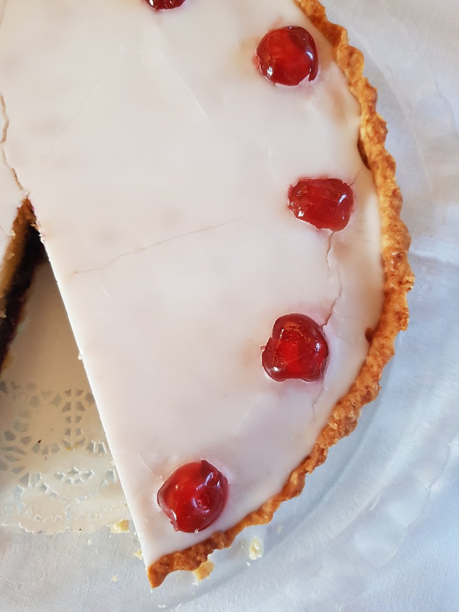 KingJohnsHouse's tweet photo. Last day at School before the holidays for us today. Last chance to sample a slice of our unique blend of #HistoryAndCake. Anyone bring in any good games? Worry not, though, over the holiday #TheTwitterMouse will still be squeaking out every day. @moreTestValley @Visit_Romsey https://t.co/g5gqDVbttC