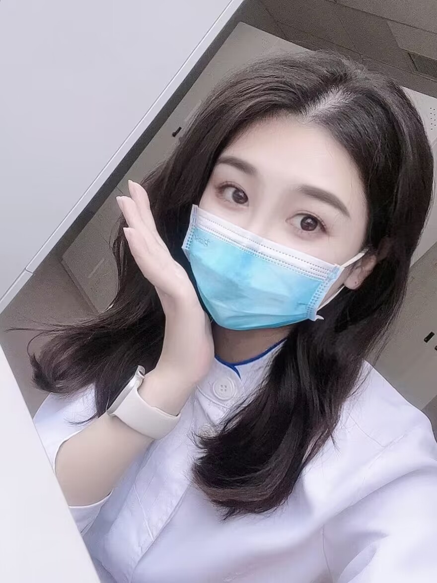 CorkyyHat's tweet photo. 昨晚被隔壁的战斗声吵了一夜，有没有好心的哥哥帮帮我··好寂寞~#长沙线下  #长沙 https://t.co/CnYyy8XhMD