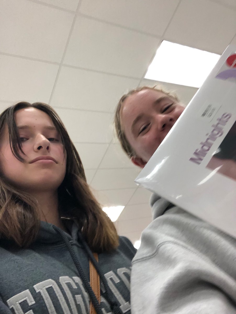 hanah_TV's tweet photo. @taylornation13 midnights release day at target and my bday cake 😻 #Meet2023AtMidnight @taylorswift13 @taylornation13 https://t.co/djBsZsCzcG