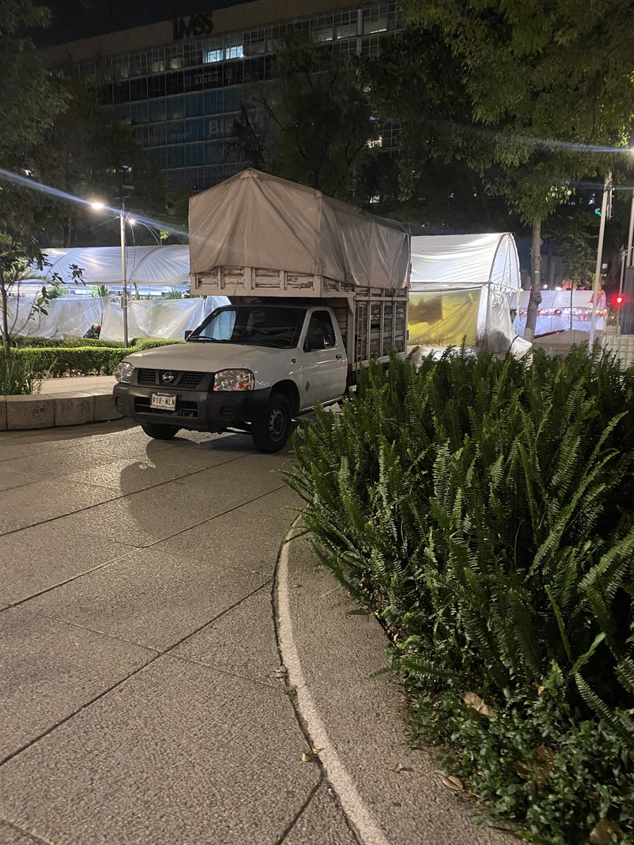 Karen Rowe tweet media