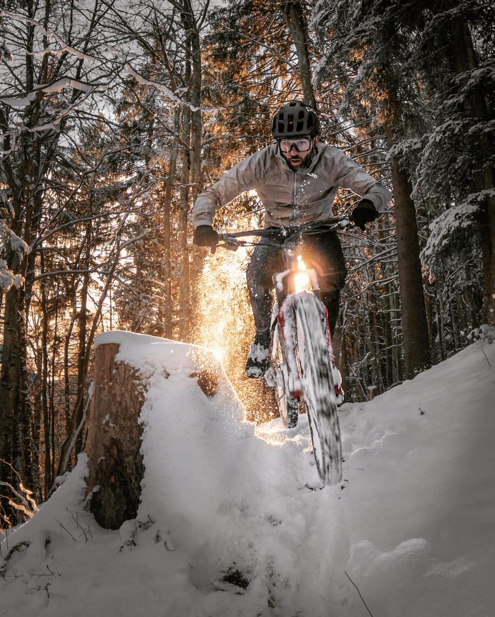 Life’s an adventure. Enjoy the ride🔥 Check out @Corkicycleco  ⚙️
Credits to @2radwanderer ❤️‍

#corkicycleco #liveoutdoors #makemoments #simplyadventure #welivetoexplore #exploretocreate #visitswitzerland #mountainbike #singletrail #vegan #lifebehindbars #mtbswitzerland #enduro