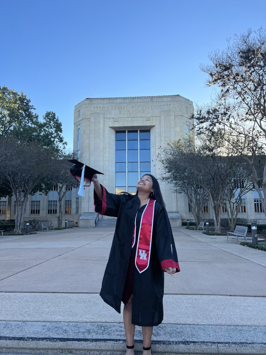 mskalfaro's tweet photo. I forgot to post these but… here are some grad pics !! @UHCOE https://t.co/JxwsPZ9aTC