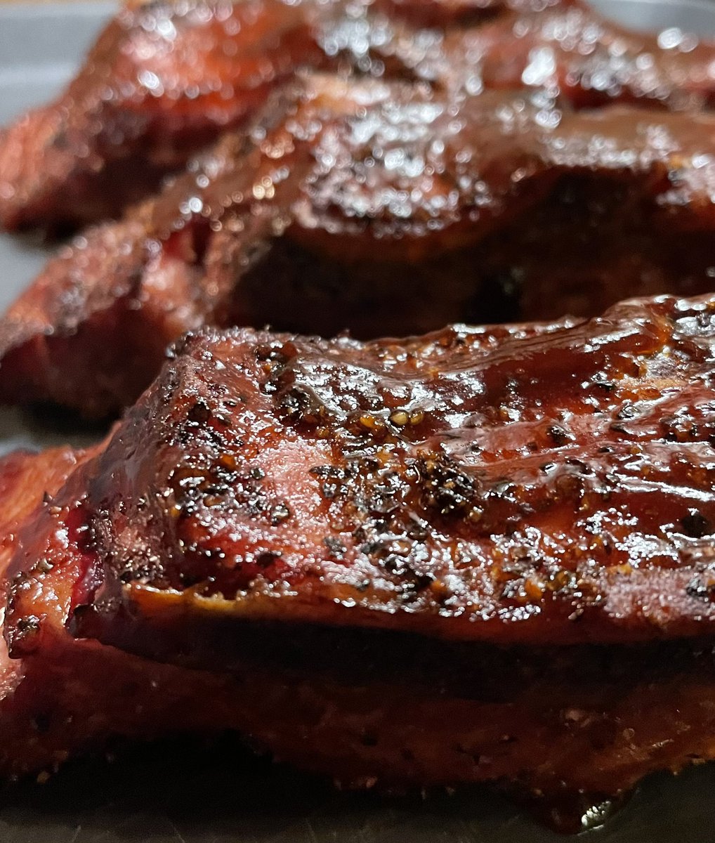 Country-style pork ribs, smoked and sauced on the @WeberGrills 🔥 @Kingsford #hickory #countrystyle #porkribs @sbrbbq @MeatChurch #honeybaconbbq