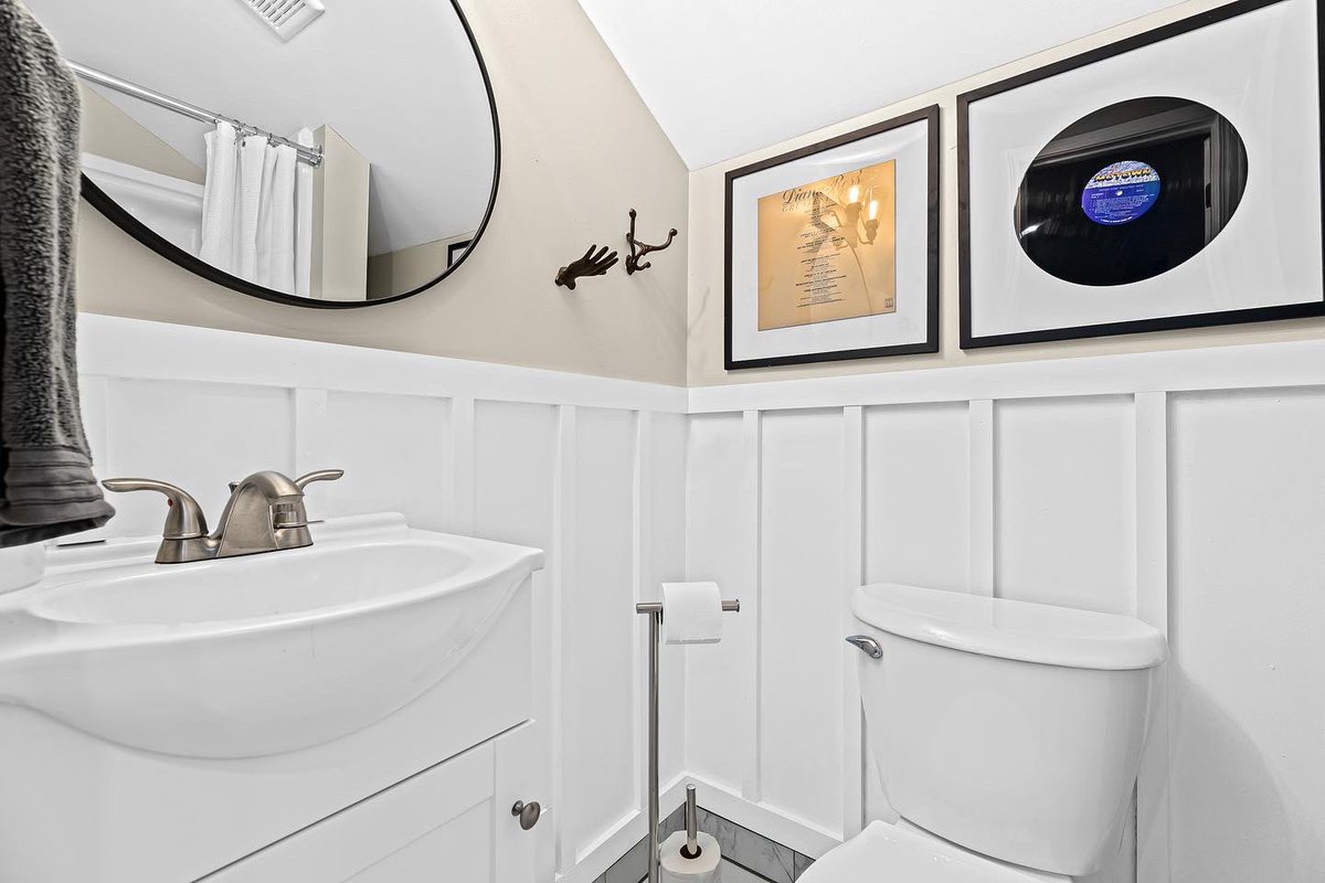 MJTraderPro's tweet image. Started 2022 with 5 furnished rentals

Just launched #30 today!!

My smallest apartment, only 350sqft

Our team crushed the design here…

Excited to bring it to market &amp;amp; see how she does 😎