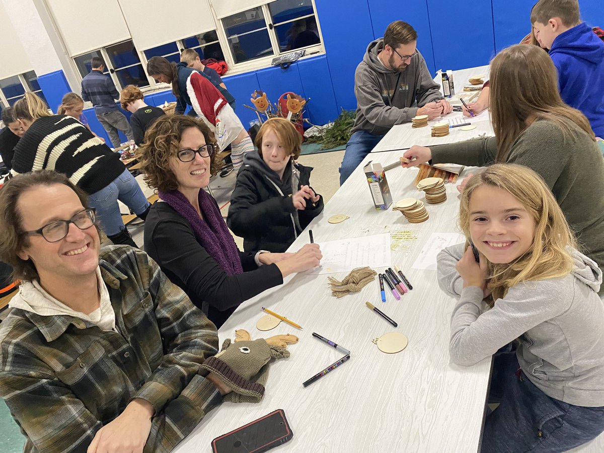 GigliottiVince's tweet photo. Angell PTA holiday craft night. What a blast! #angellisallthat #berkleydifference https://t.co/NAKbZCNlM7