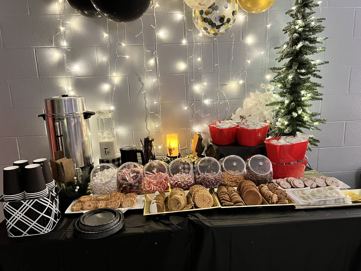 Feeling all the love <a href="/EagleViewES/">Eagle View Elementary School</a>! Happy Holidays!