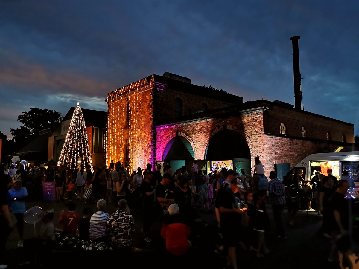 We are SOLD OUT for Christmas Lights tonight! Please do not try to queue, as no door sales are available this year, and online tickets are fully booked. If you are still wanting to experience the MOTAT magic, please book ASAP for Wed-Sat next week 🎄 ow.ly/nhbH50M6bXk