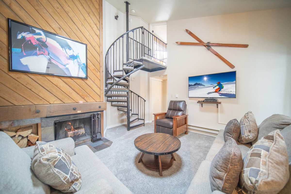 skisummitcove's tweet image. Welcome to Feature Fridays! Tune in every Friday to checkout the featured vacation property of...
bit.ly/3YpOgJL
#visitkeystone #keystonecondos #keystoneresort #stayhere #vacationcondo #skicondo #summitcovelodging #woodfireplace #forestviews #keystonepropertymanagement