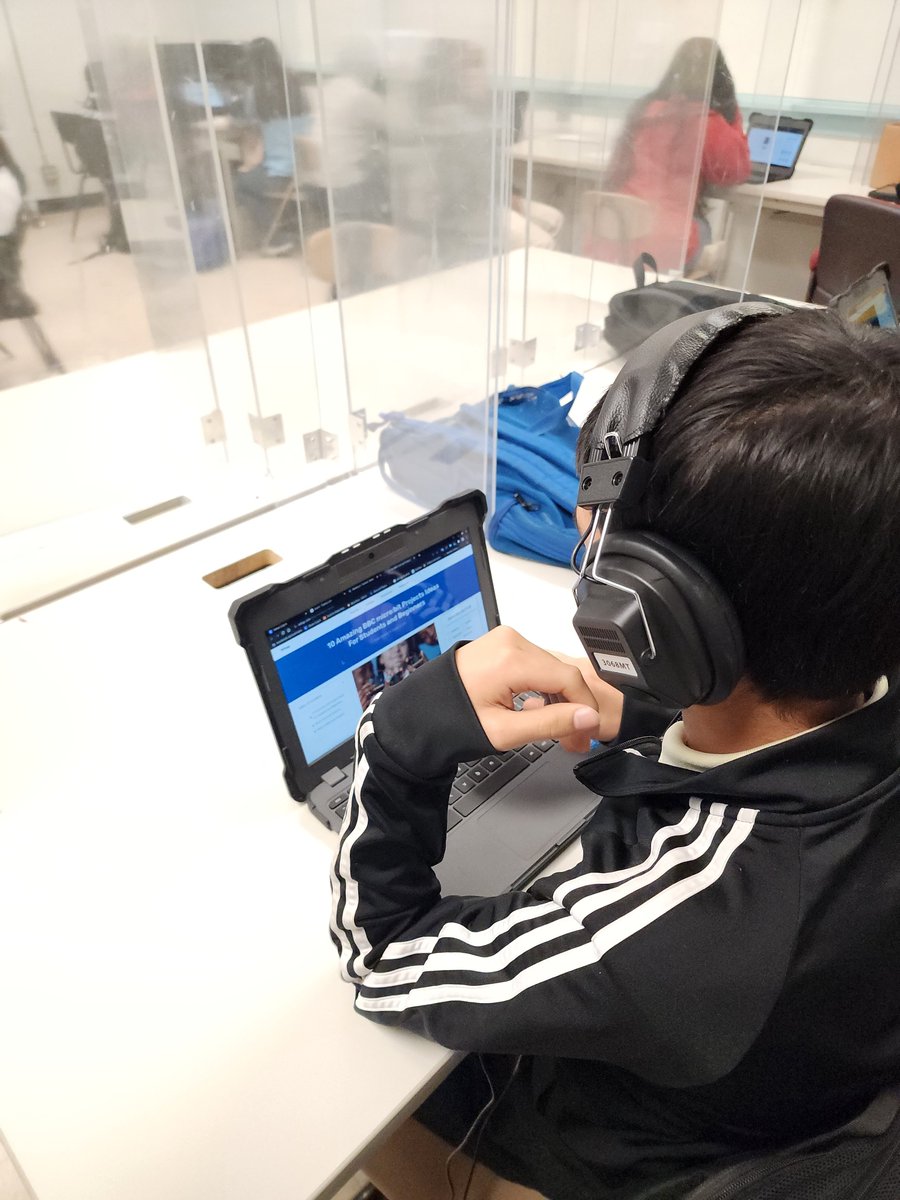 MrMaxwell1999's tweet image. #12daysofCode #HISDeCode #microbit #makecode #blocks #thermostate #CSforall #CelebrateProgress #PLTW @PLTWorg @texaspltw @HISD_Inst_tech #HISD #MMAFA #WeareMarshall @dpvils