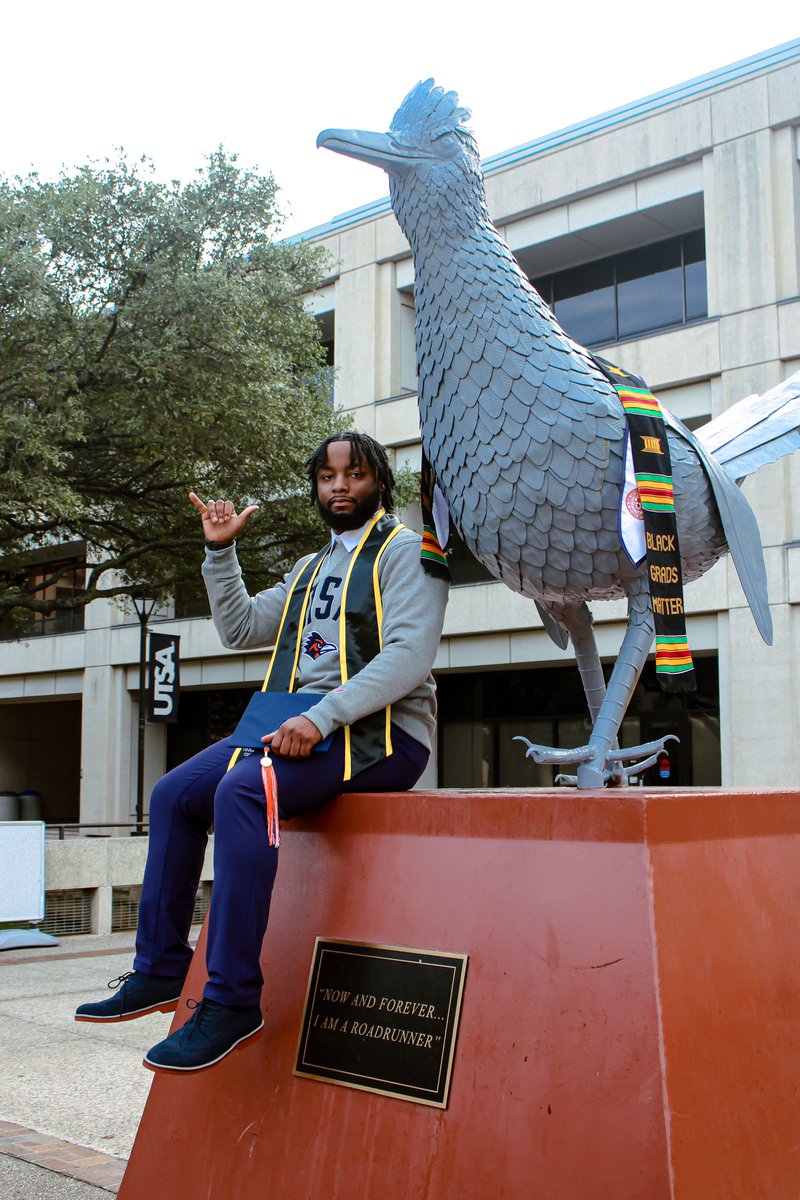 706Heem's tweet image. Im just getting started. 

🎓B.A History 

✅U.S State Department Internship 
✅4x Honor Roll
✅UJIMA Leadership Award
✅E-Board Position
✅History Club
✅Black Student Union
✅100% Debt Free
✅Full Ride at an HBCU Grad School

⏳M.A History 🔜

#UTSAGrad22 #UTSAAlumni