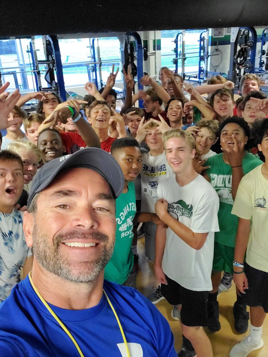 Marquette seniors... throwback to Friday morning weights, 2019. Seems like yesterday... gonna miss you guys!