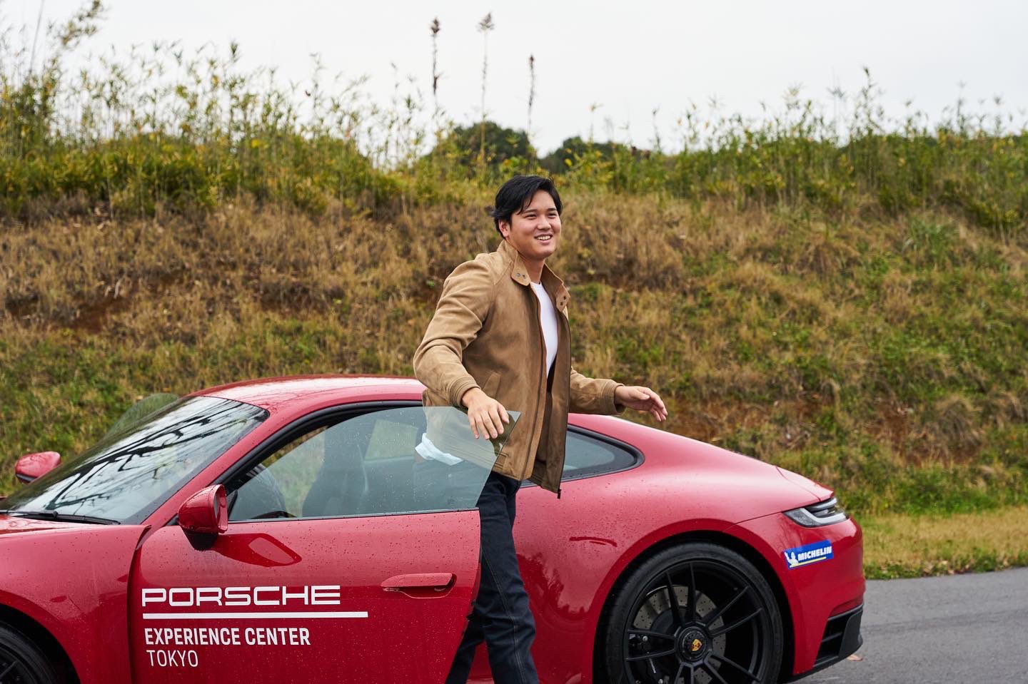 ポルシェジャパン on Twitter: "Our Driving Athlete; Shohei Ohtani; visited Porsche  Experience Center Tokyo and enjoyed the driving program. #ポルシェ ドライビングアスリート # 大谷翔平 が、ポルシェ・エクスペリエンスセンター東京を訪問。プログラムを体験 ...