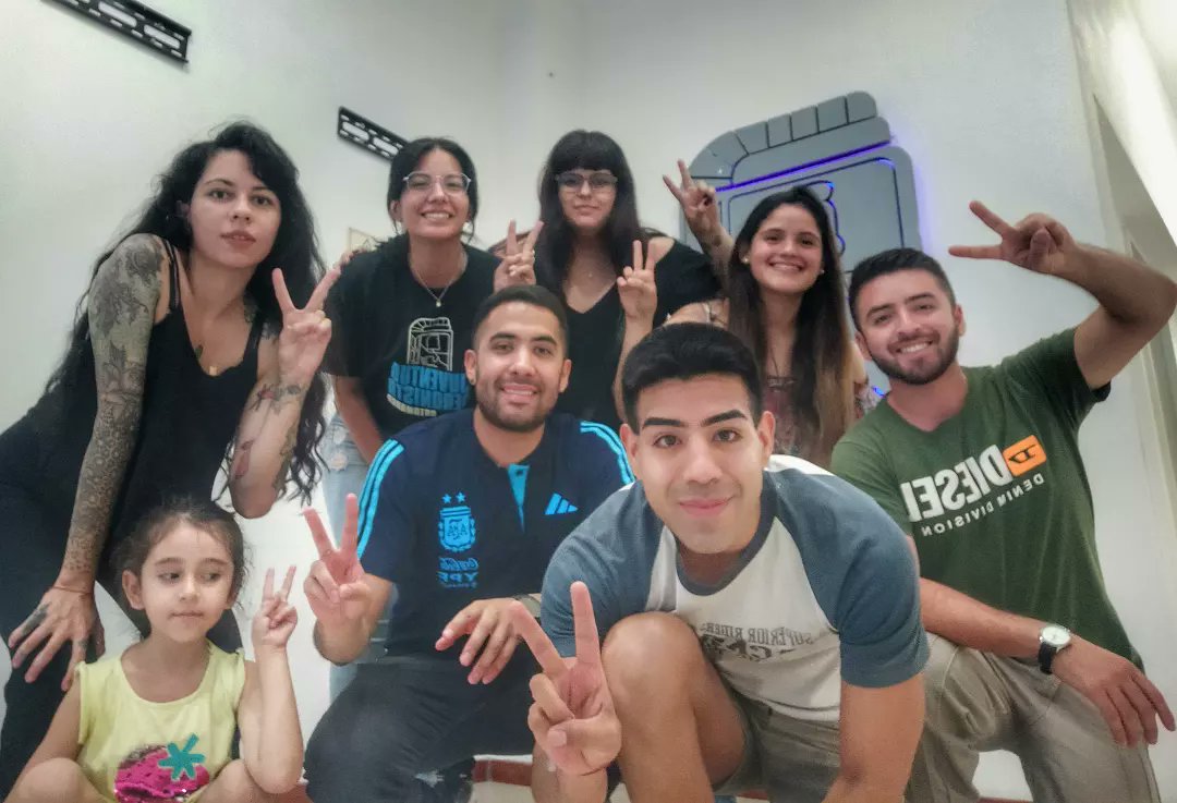 JPCatamarca's tweet photo. Reunión en nuestra Casa del Peronismo, ultimando detalles. ¡Se vienen cosas lindas! 🤩

#JPCatamarca ✌🏽 https://t.co/pJNmzBY3Vy