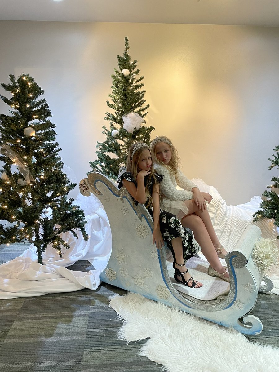 Molly Ebeier tweet media