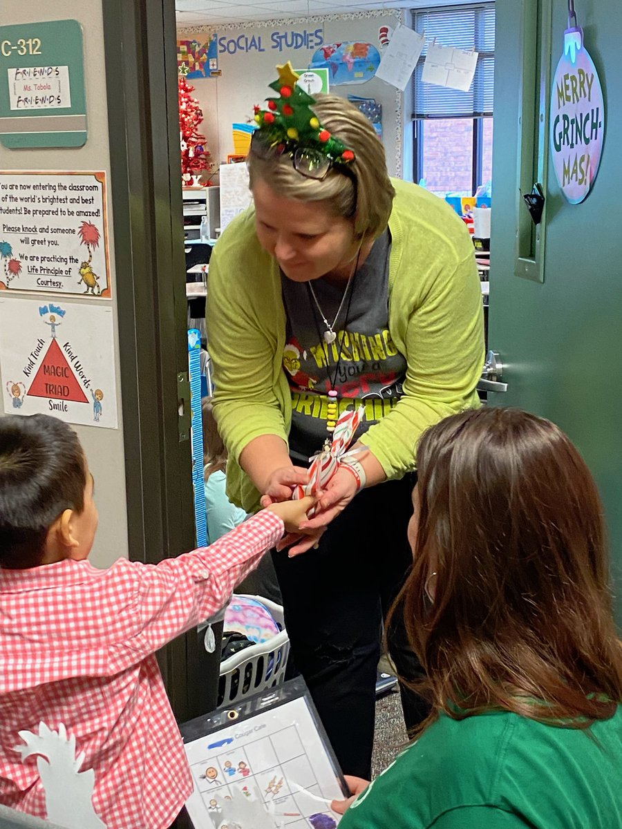 December Cougar cafe included reindeer and grinch snacks!  #LoveLaughterLearningInTISD #LeadingWithLiteracy
@TomballISD, @TStudentSupport, @gibby1112, @nannewt, @BurchTawnya @TISDTES