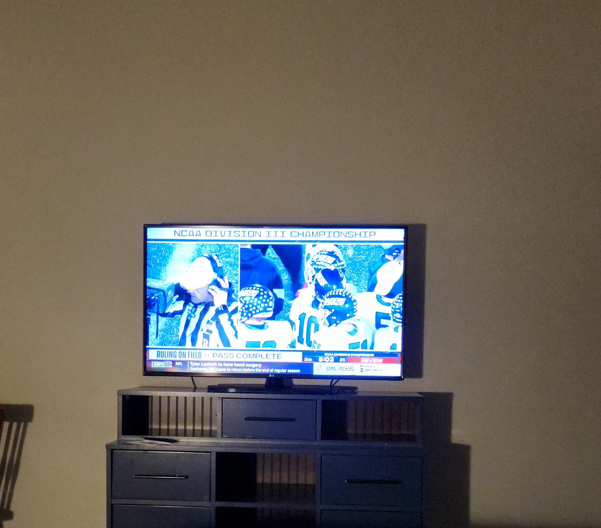 CoachJasonMiran's tweet photo. Football Watching Is Allowed On Family Trips Only When People Like @TarrinEarle Are Coaching On National TV For The National Championship! https://t.co/bMsRp8qTmX