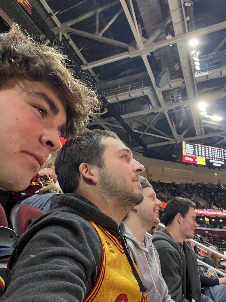 jowens1503's tweet photo. Took my kids to their first cavs game #LetEmKnow https://t.co/MiwfyRBn9m