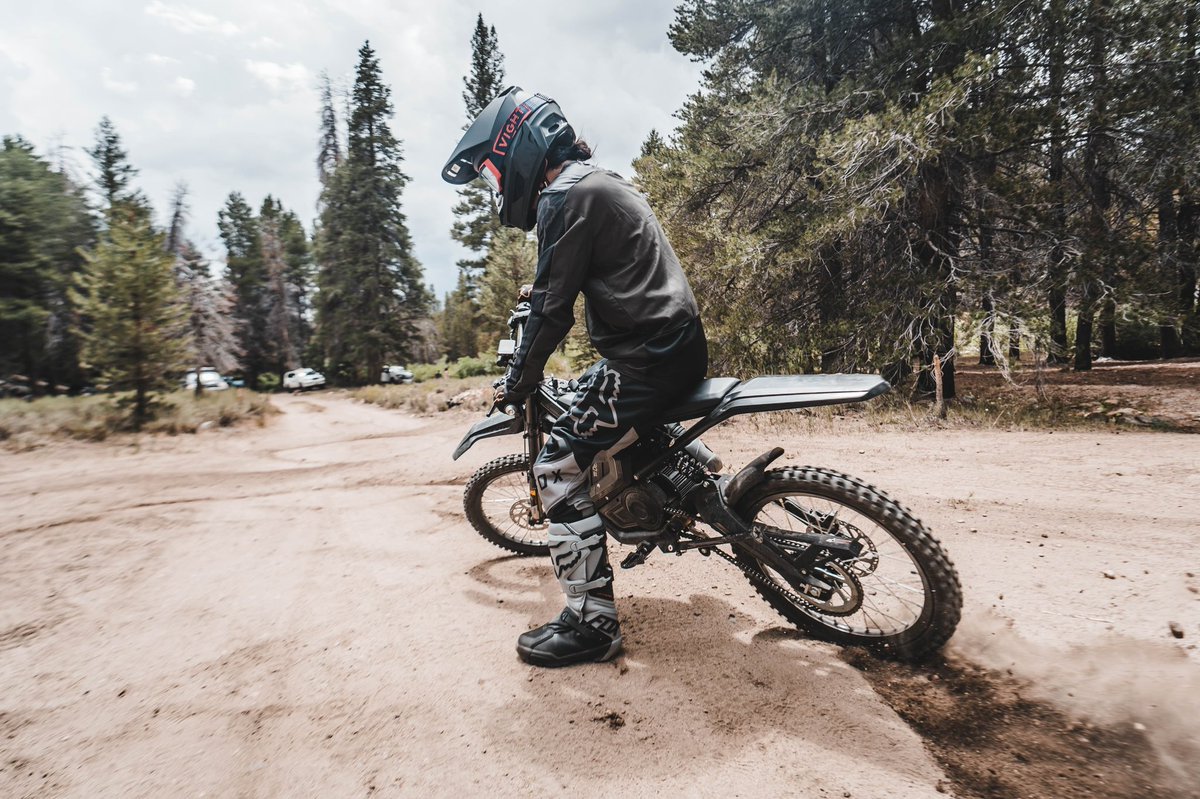 No more worrying about gas or engine maintenance!
#riderawrr #electricdirtbike #dirtbike #offroad #ebike #edirtbike