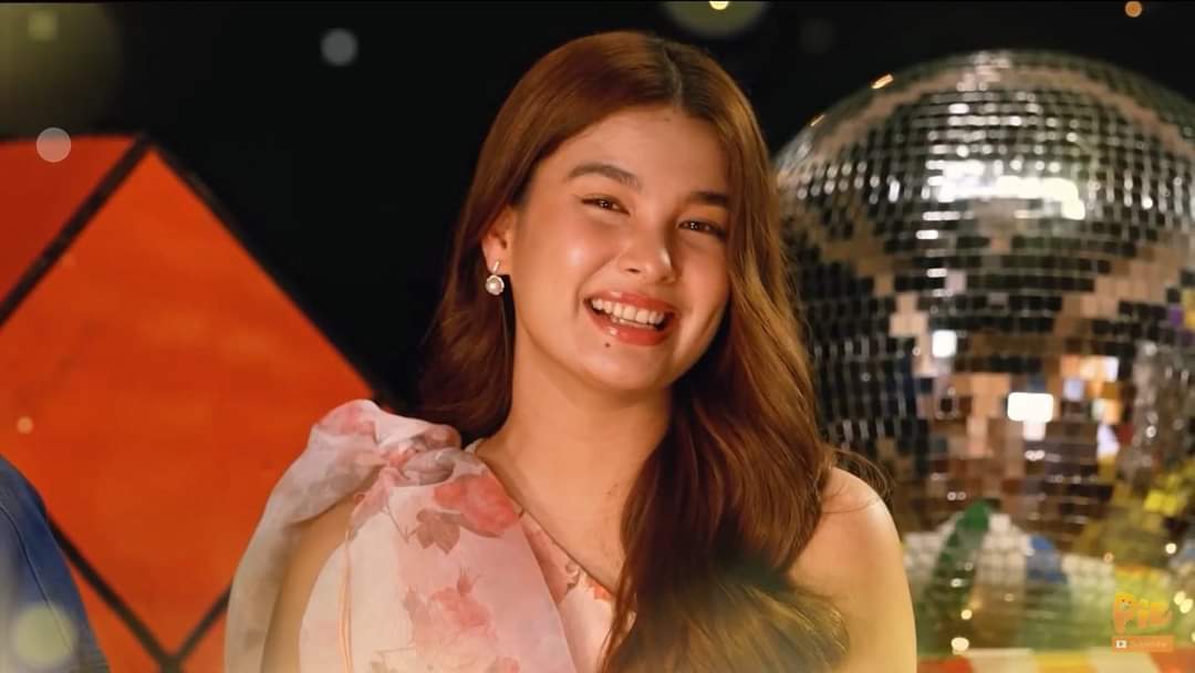 agape_anji's tweet photo. @LionhearTVNet Thank you @LionhearTVNet for this article.
Thank you also to @iampieofficial for giving opportunities to Anji Salvacion in singing the PIE Christmas ID, joining the mallshow, and also having her as character in #PIEXmasSerye Buo Ang Pasko. We are very grateful💛
#AnjiSalvacion https://t.co/1PMS3oTxe2