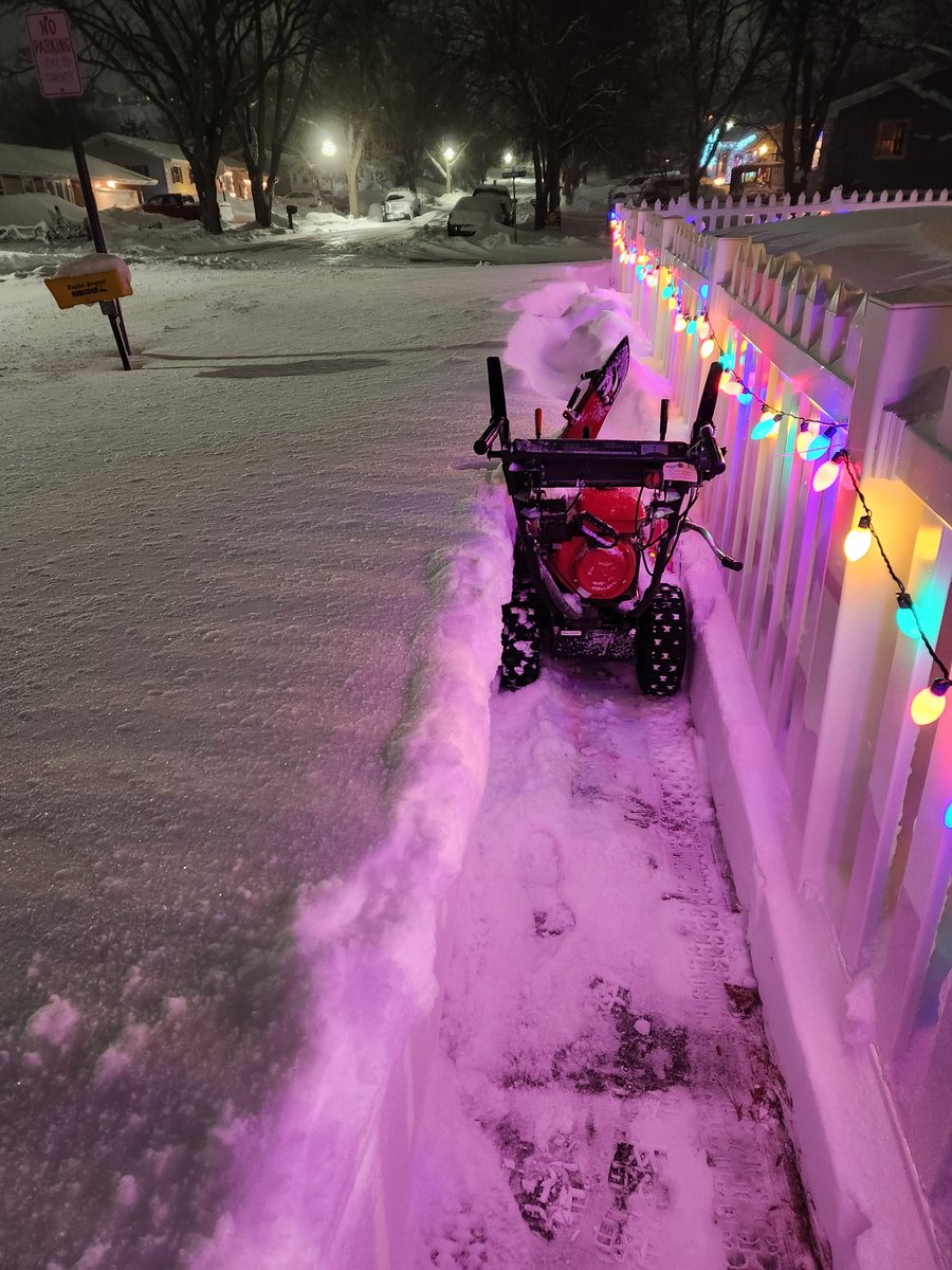 thepoemeister's tweet photo. 5th and hopefully last time of clearing the snow. Pretty sure I saw a guy ride by on a Tantaun. If you know you know......#wintersucks #donewithsnow https://t.co/NkrMKrUe09