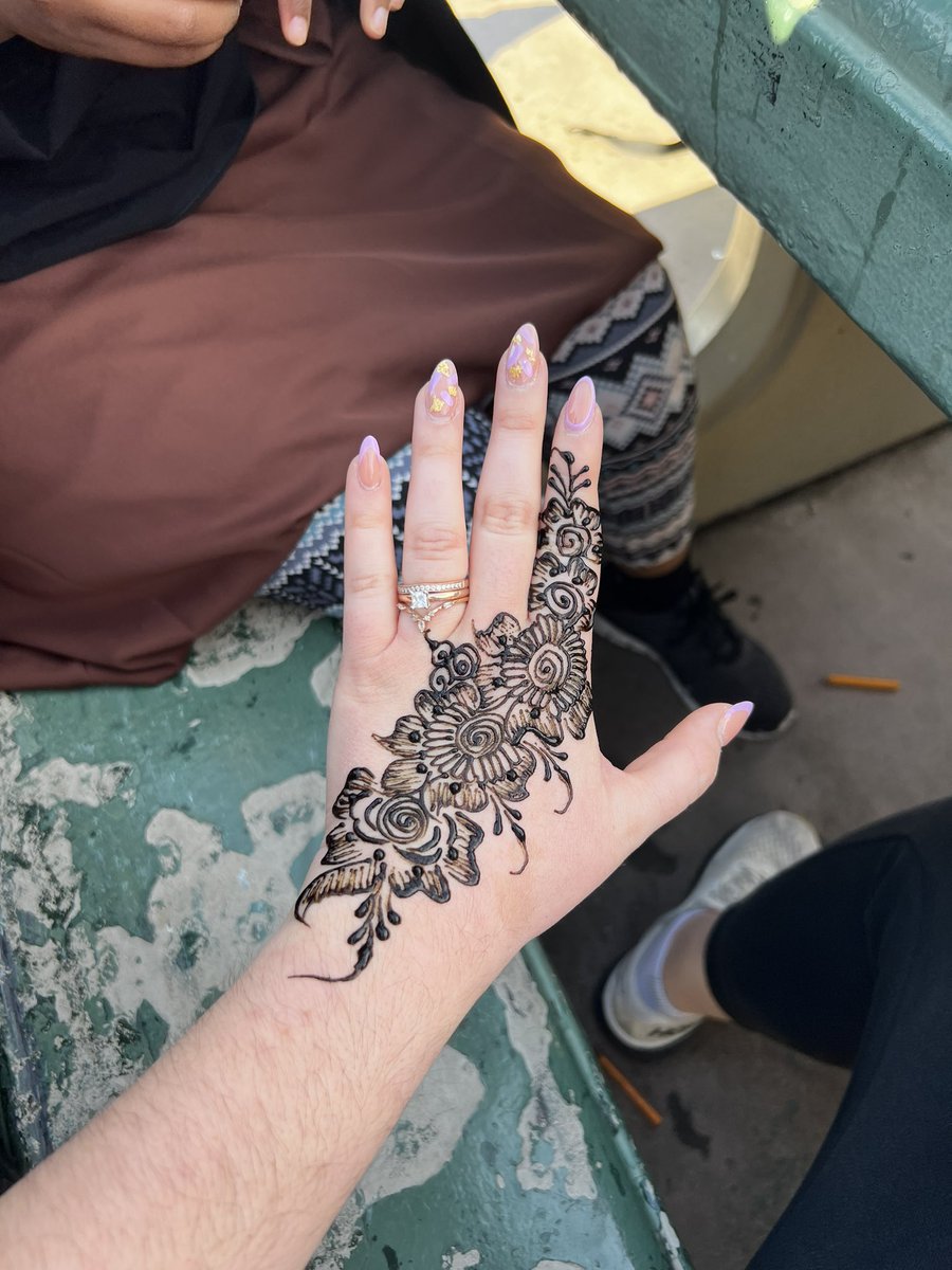 We took our students to the local park as a last day before break fun and my Behavioral Interventionist did henna for all the girls! 😍